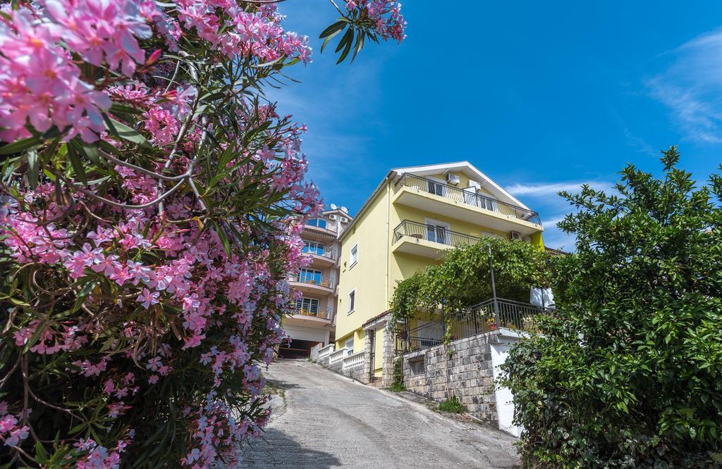Adriana Apartments Herceg Novi Exterior photo